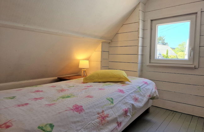 Comfortable Holiday Home on Large Garden Plot in Locquirec - Foto 3