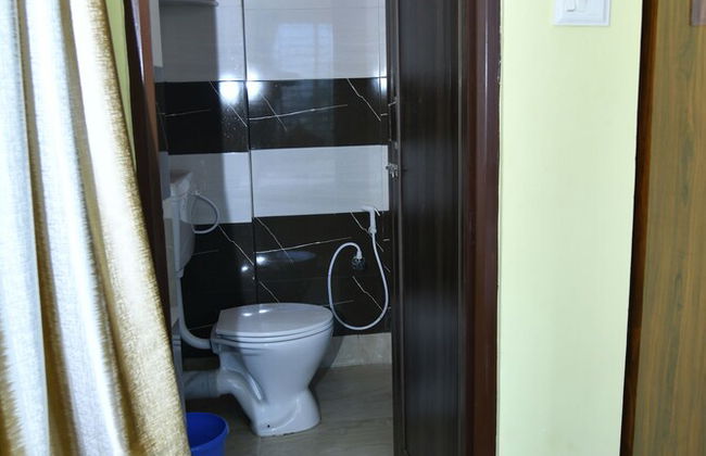 MM Hotel and Service Apartment - Photo 4