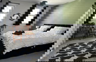 Foto 1 - Family Friendly One Bedroom Apartment w King Bed