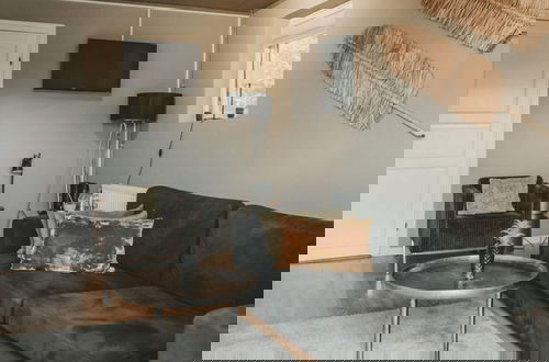 Foto 9 - Room With Free Breakfast and spa Bath