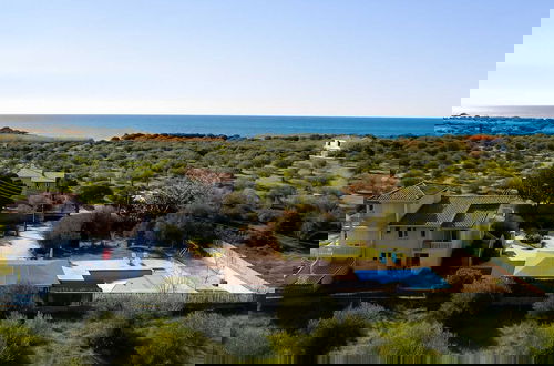 Foto 46 - Beachfront Luxury Villa-private Pool Garden Heaven