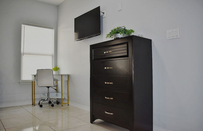 Elegant Apartment 10 min to Mercedes Outlets - Foto 10