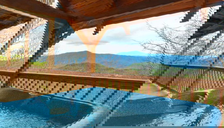 Photo 1 - Stunning Mountain Views Hot tub Firepit Arcade