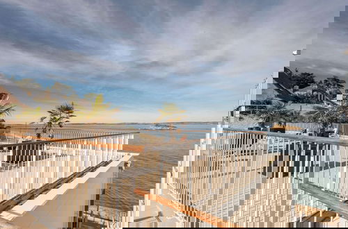 Photo 11 - Seafront Apartment Near a Beach