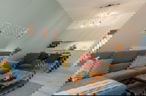 Foto 6 - Bright Apartment Near the Beach