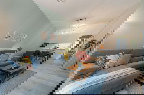 Foto 31 - Bright Apartment Near the Beach