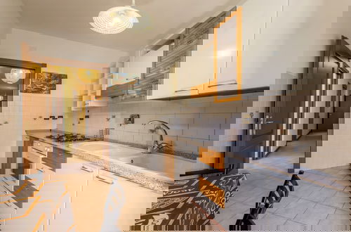 Foto 6 - Spacious Apartment With Terrace by Wonderful Italy