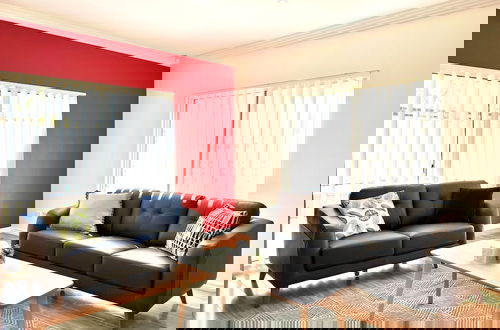 Photo 11 - 3BR 2 BTH No Stairs Aircon Big Athelstone Home