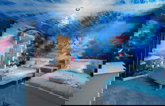Foto 3 - Cinematic Escape Stay in a Movie Themed Mansion