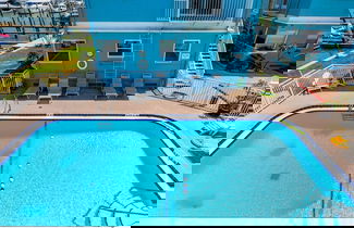 Foto 3 - The Boho Waterview w Balcony BBQ Heated Pool