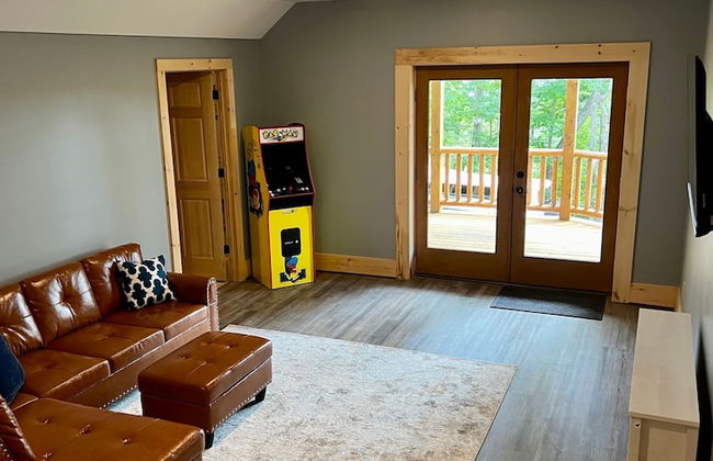 Wintergreen Chesnut Hot-tub Arcade Fireplace - Photo 26