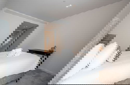 Foto 15 - Spectacular Three-bedroom Apartment With City View