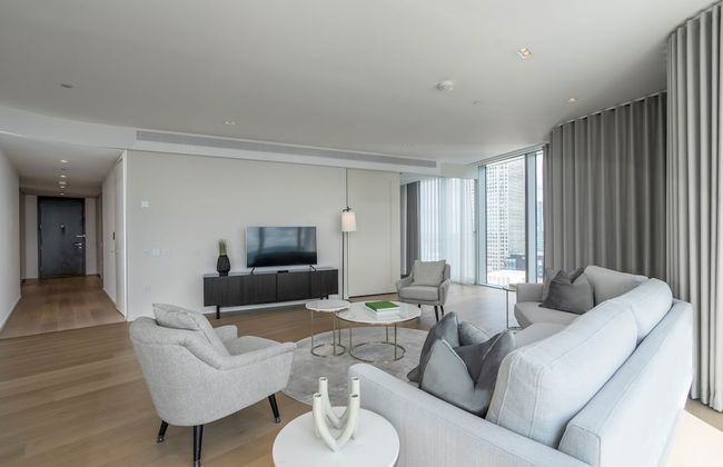 Spectacular Three-bedroom Apartment With City View - Foto 23