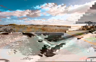 Photo 2 - Pet Friendly Penthouse Rooftop Jacuzzi With Views