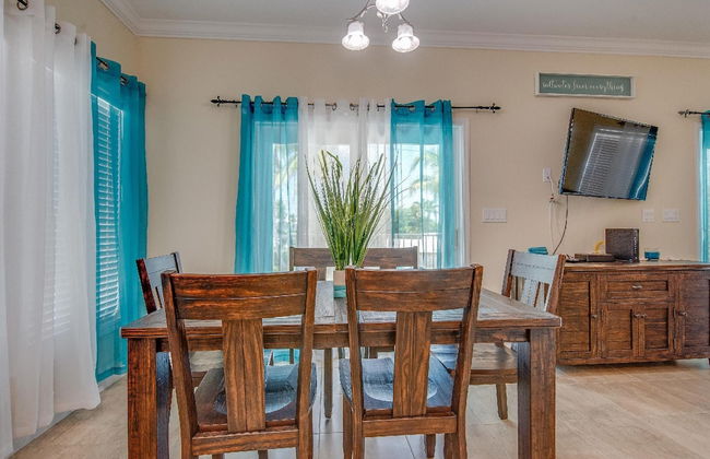 3 Beautiful 4 Bed 3 Bath Pool Home w Free Dock - Foto 17