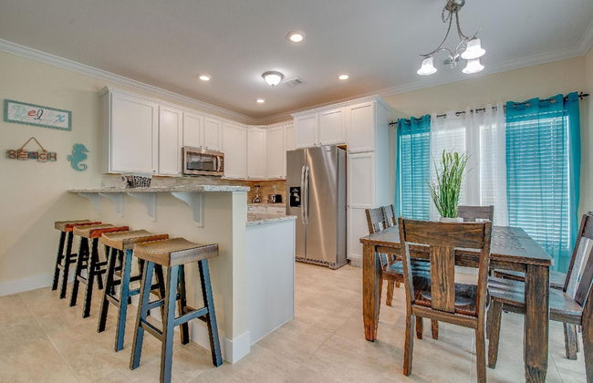 3 Beautiful 4 Bed 3 Bath Pool Home w Free Dock - Foto 16