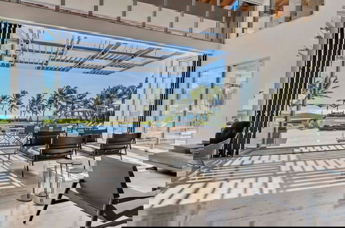 Foto 17 - Architectural Oceanfront Masterpiece w Pool