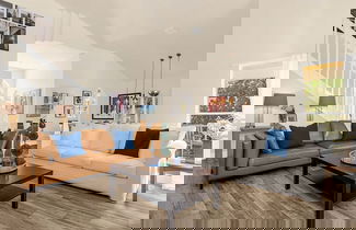Foto 1 - Spacious Home w Garden BBQ and Games at Golf Club