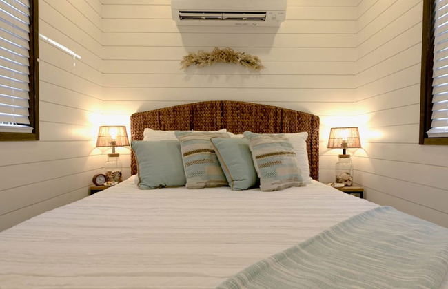 The Shoreline Container Tiny Home 12 min to Magnolia Baylor - Photo 11