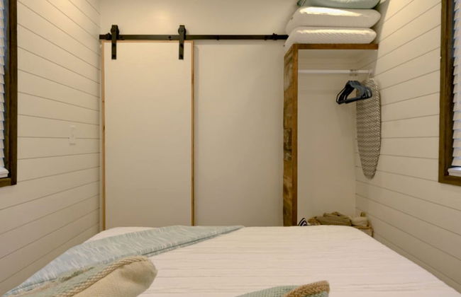 The Shoreline Container Tiny Home 12 min to Magnolia Baylor - Photo 12