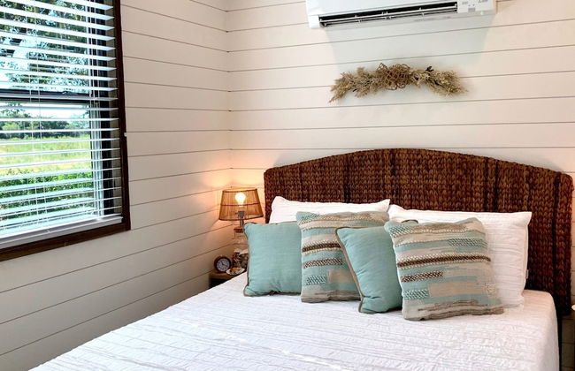 The Shoreline Container Tiny Home 12 min to Magnolia Baylor - Photo 14