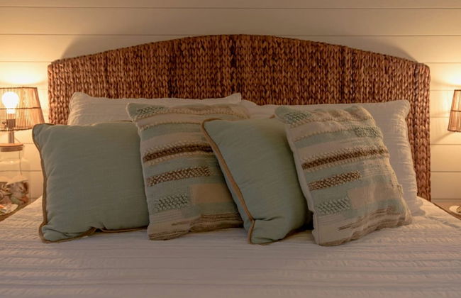 The Shoreline Container Tiny Home 12 min to Magnolia Baylor - Photo 13