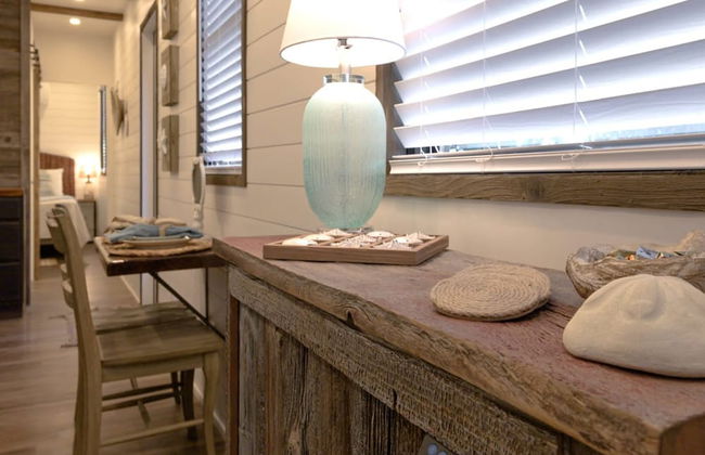 The Shoreline Container Tiny Home 12 min to Magnolia Baylor - Photo 30