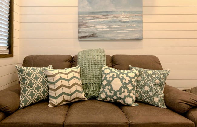 The Shoreline Container Tiny Home 12 min to Magnolia Baylor - Photo 9