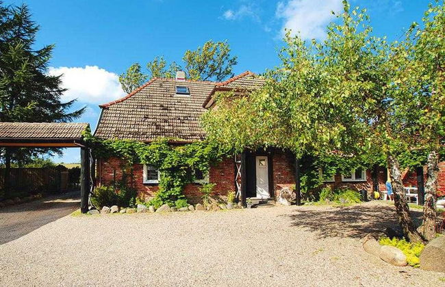Apartment in a Stylish House in the Countryside Near the Sea - Photo 13