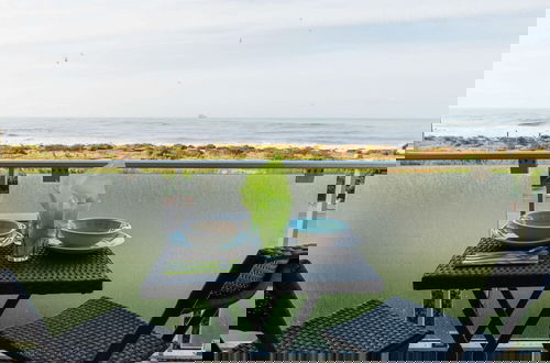 Foto 59 - Amazing Holiday Home Near Pet-friendly Beach