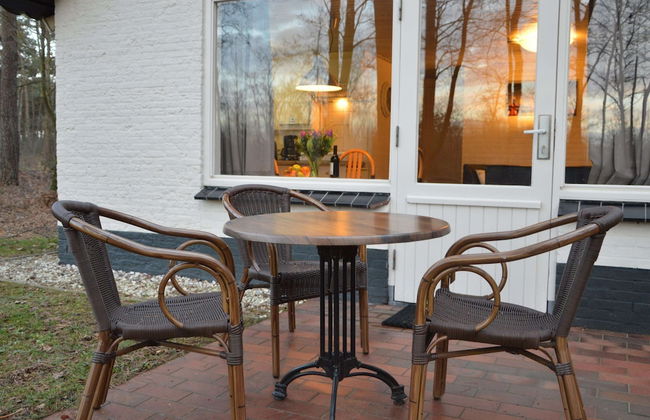 Completely Detached Bungalow in a Nature-filled Park by a Large fen - Foto 32