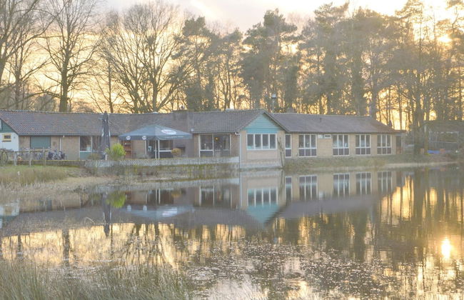 Completely Detached Bungalow in a Nature-filled Park by a Large fen - Foto 77