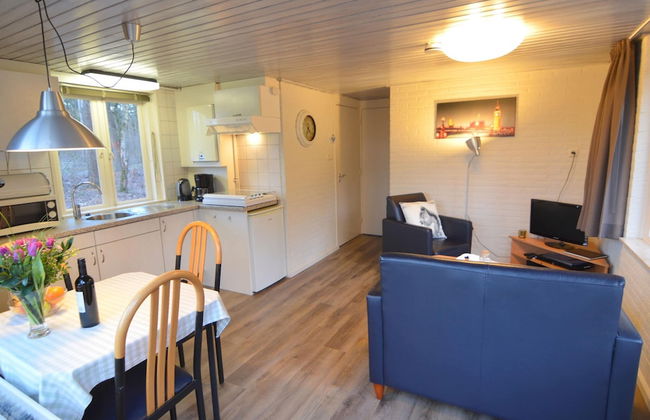 Completely Detached Bungalow in a Nature-filled Park by a Large fen - Foto 21