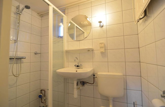 Completely Detached Bungalow in a Nature-filled Park by a Large fen - Foto 38