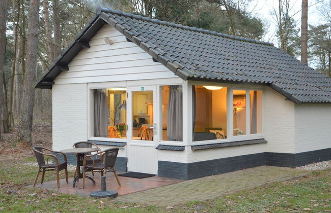 Completely Detached Bungalow in a Nature-filled Park by a Large fen - Foto 31