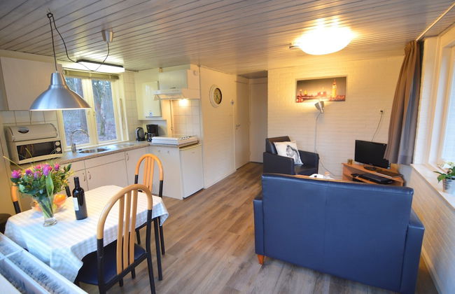 Completely Detached Bungalow in a Nature-filled Park by a Large fen - Foto 25