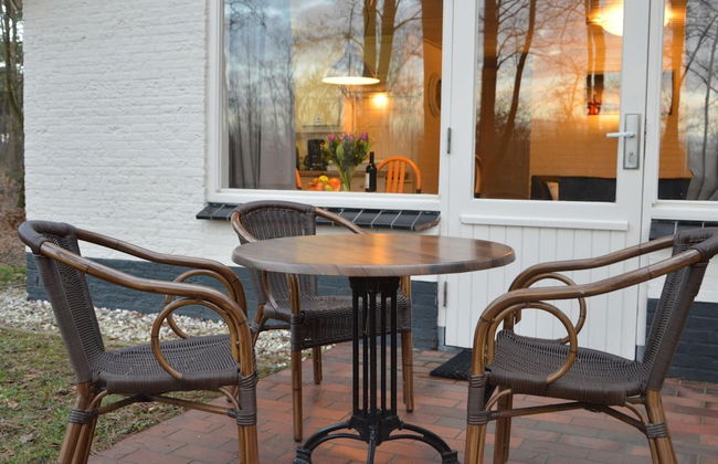 Completely Detached Bungalow in a Nature-filled Park by a Large fen - Foto 29