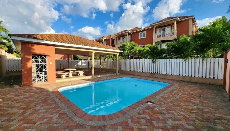 Photo 1 - Impeccable 2-bed Apartment in Kingston With Pool