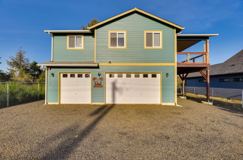 Foto 18 - Canal-front Home in Ocean Shores w/ Dock & Views