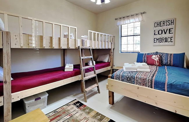 Quiet Mountain Hideaway - Photo 10