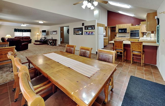 Quiet Mountain Hideaway - Photo 22