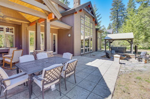 Photo 33 - Spacious Cle Elum Cabin on Golf Course w/ Hot Tub