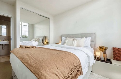 Foto 2 - Stunning View 2-bed in Port Melbourne w/ Parking