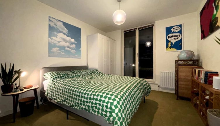 Photo 1 - Vibrant 1BD Flat - Opposite Finsbury Park