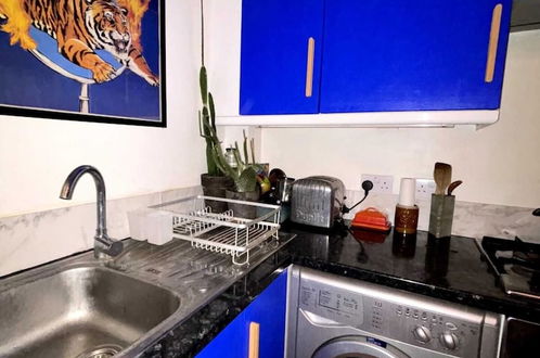 Photo 3 - Vibrant 1BD Flat - Opposite Finsbury Park