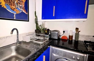 Photo 3 - Vibrant 1BD Flat - Opposite Finsbury Park