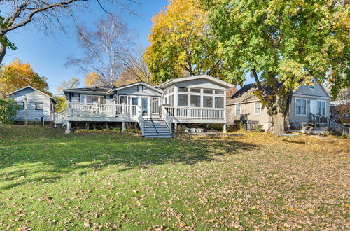 Foto 8 - Lakefront Edgerton Cottage w/ Deck & Grill