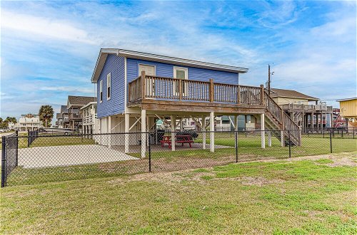 Photo 22 - Family-friendly Galveston Home w/ Fire Pit & Grill