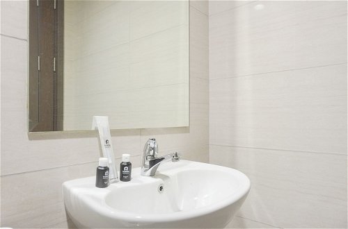 Foto 15 - Well Designed And Strategic 2Br At Ciputra International Apartment