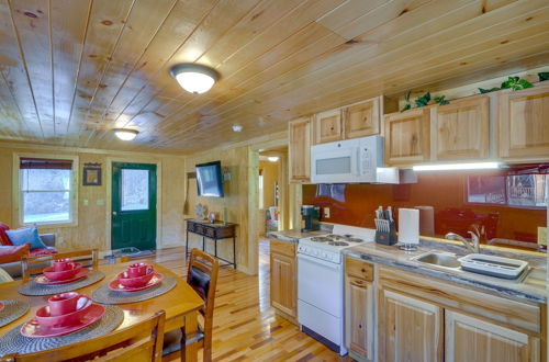 Photo 4 - Peaceful Beattyville Cabin Near Red River Gorge